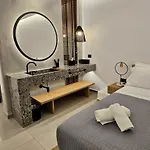 Avra Luxury Mykonos 3* 图罗斯