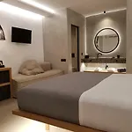 Avra Luxury Mykonos 3* 图罗斯