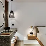 Avra Luxury Mykonos 3* Túrlosz
