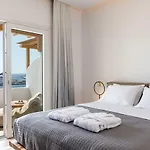 Avra Luxury Mykonos 3* Tourlos
