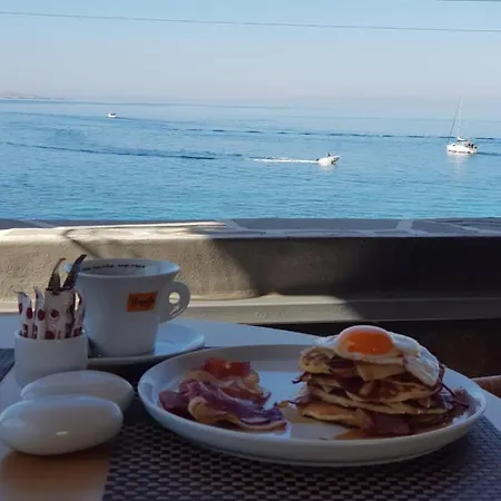 Avra Luxury Mykonos 3* Τούρλος