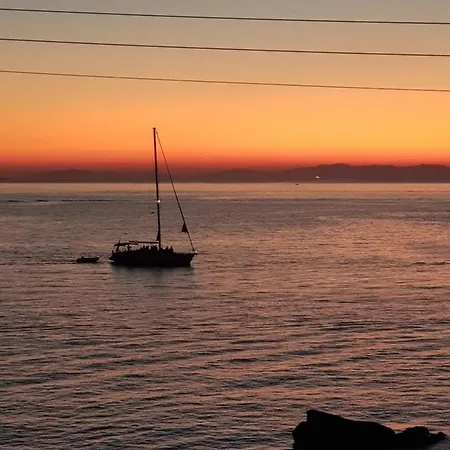 Avra Mykonos 3* Tourlos